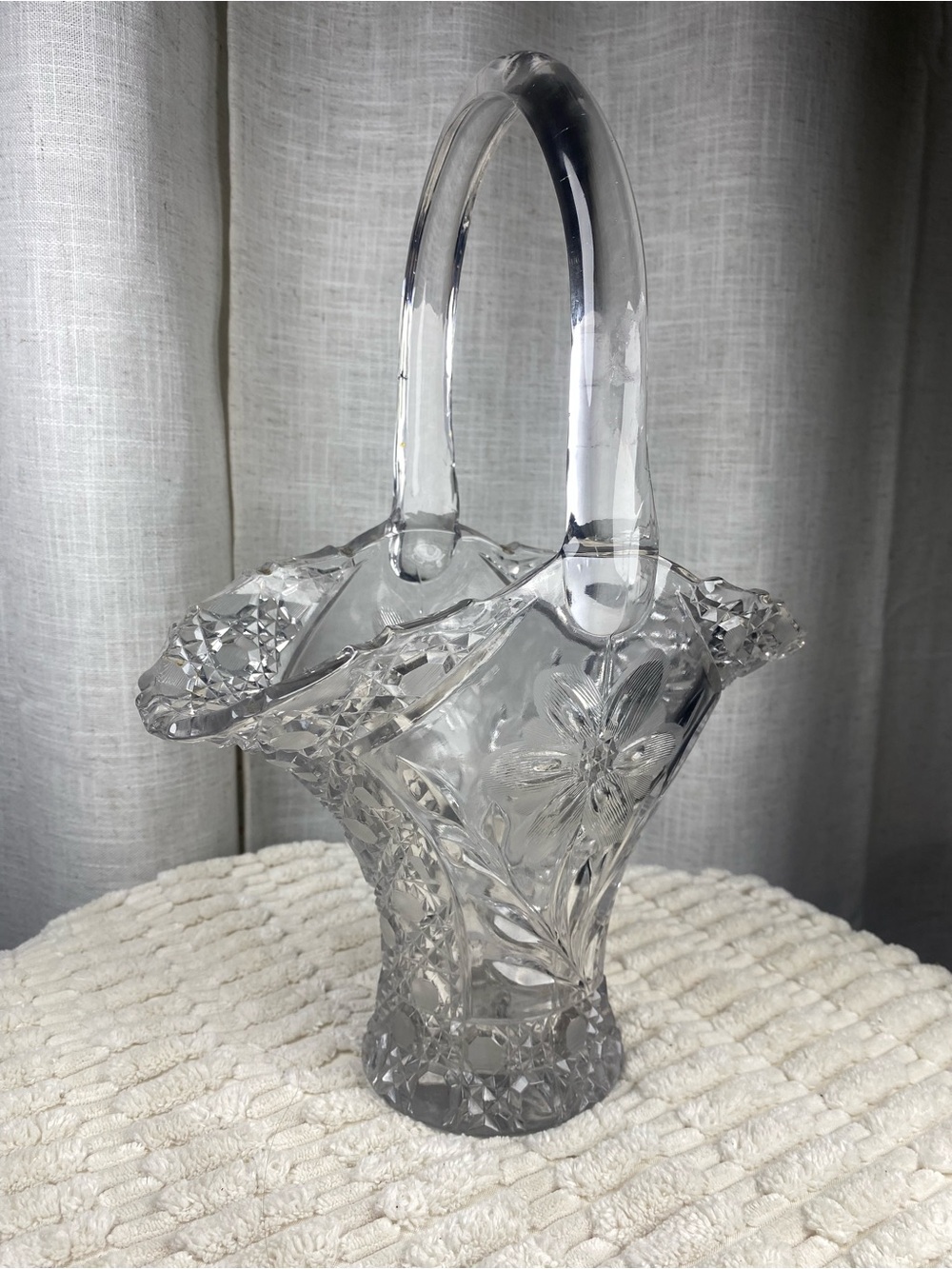 Vintage Crystal Glass Bride’s Basket Vase Flower Etched Starburst Base 11.5” - Picture 3 of 14